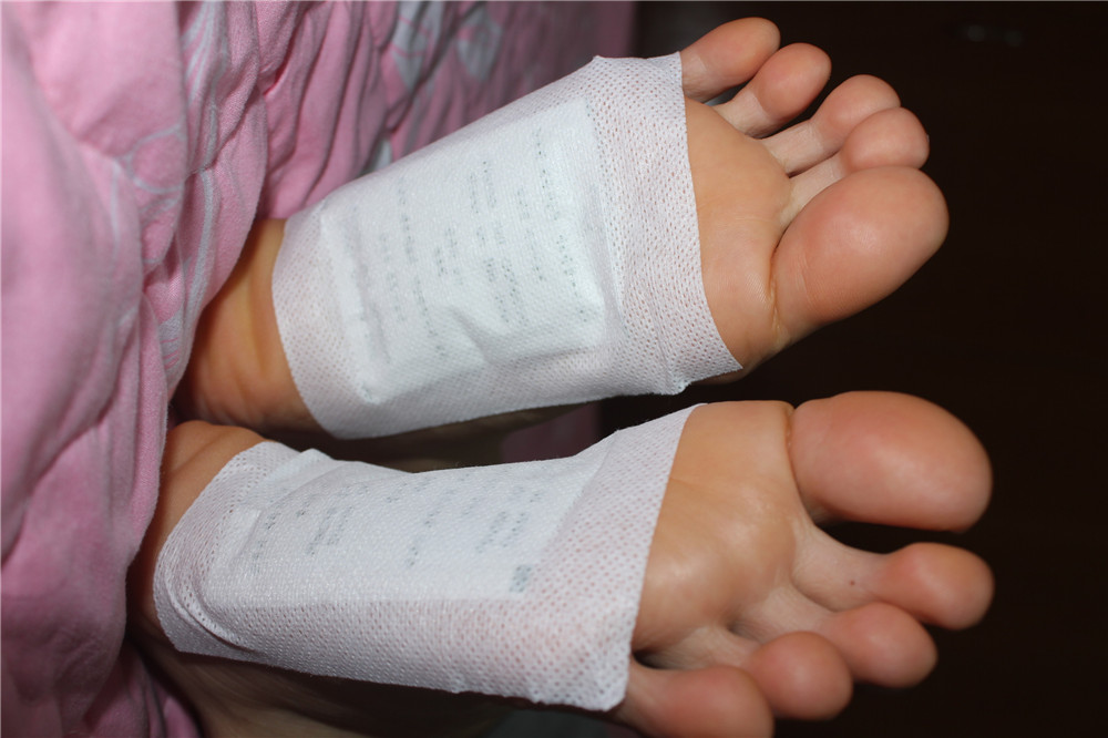医療用高品質デトックスフットパッチ竹パッドパッチ粘着シート付 - Detox Foot Patch のレビューと価格